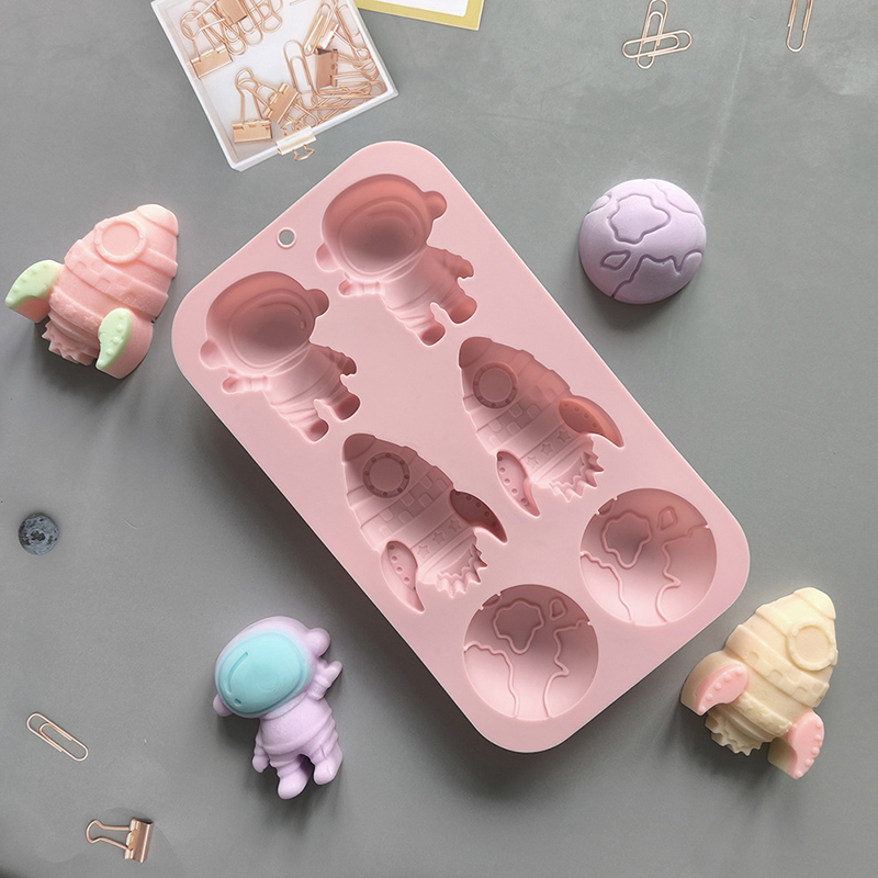 Soap Making Ideas - 6-hole Cartoon Astronaut Rocket Shaped Silicone